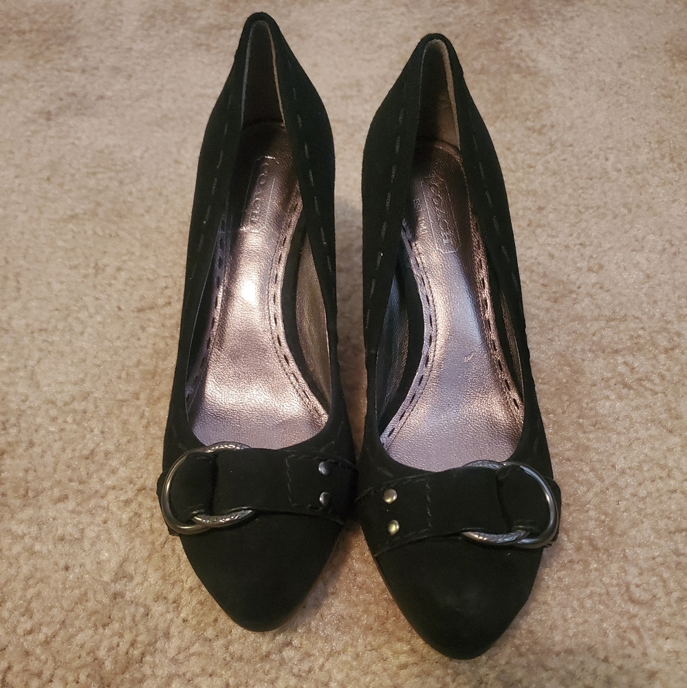 Coach pumps
